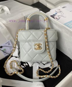 Chanel Bag The Chanel 23S new AS3973 handle makeup bag is a super popular item of the season uwxzq6k2