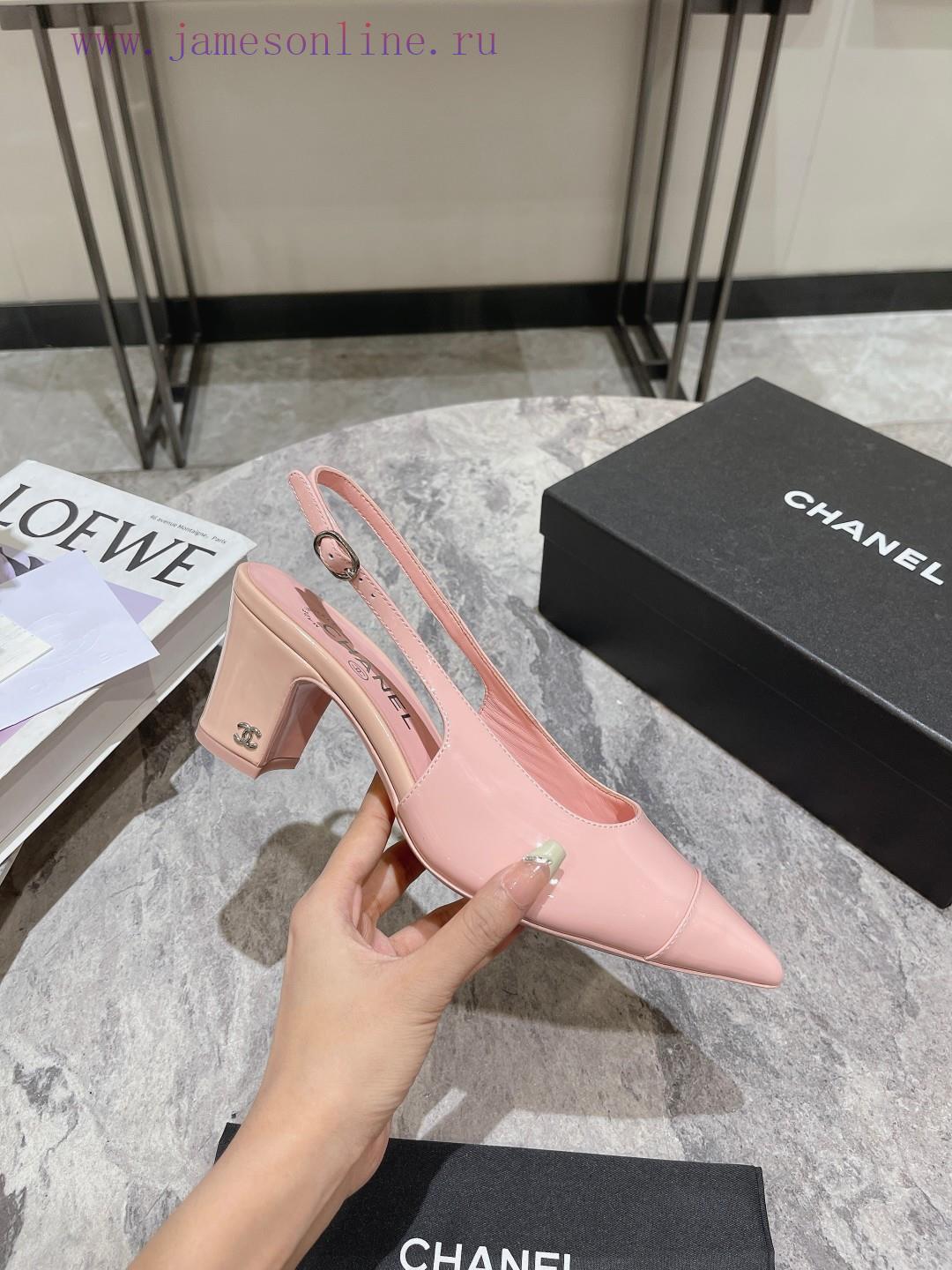 Chanel's 2024 early spring new pointed and thick heeled sandalsChanel 2024 Chanel C's latestatko1n8x