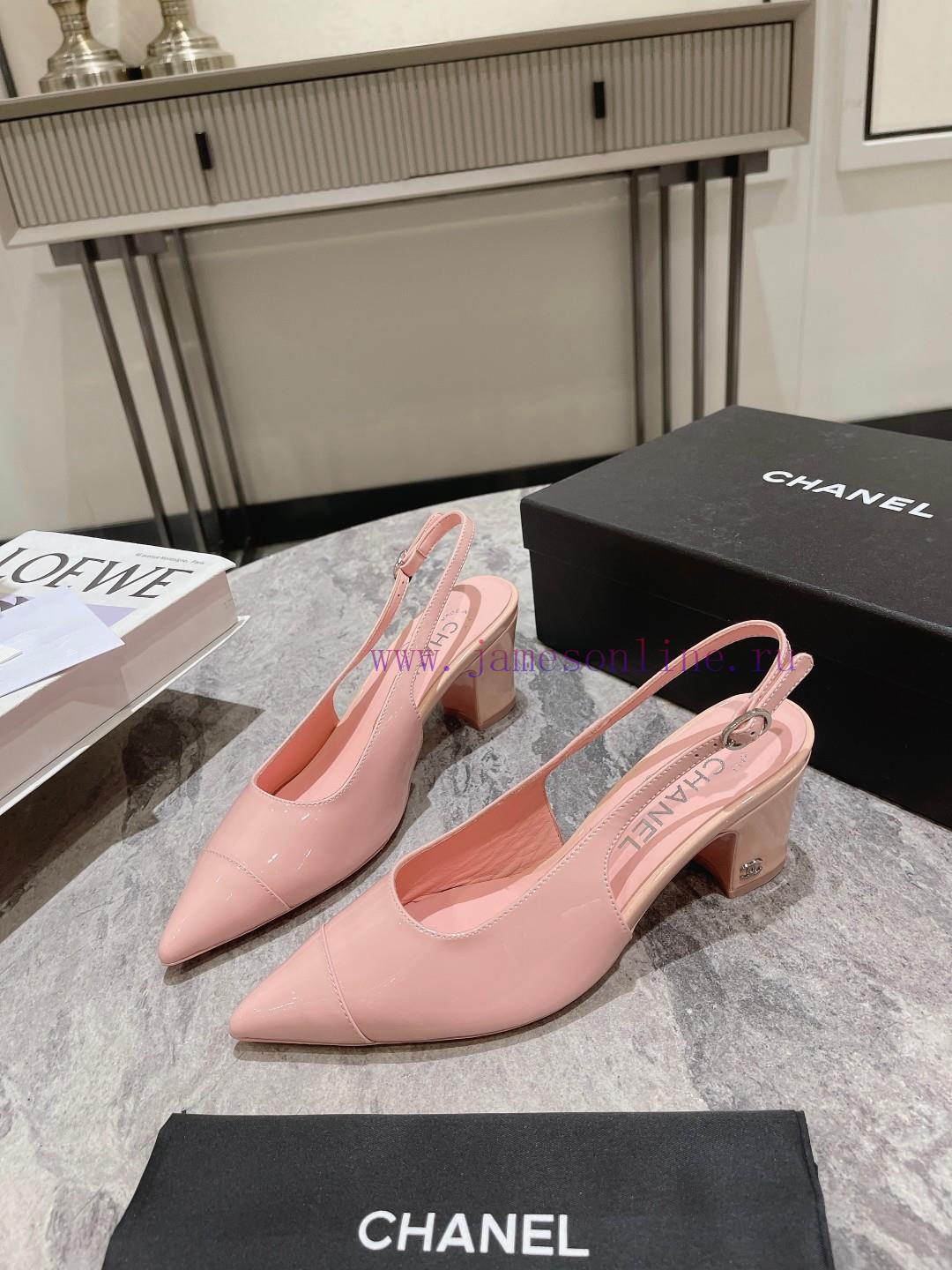 Chanel's 2024 early spring new pointed and thick heeled sandalsChanel 2024 Chanel C's latestatko1n8x - Image 5