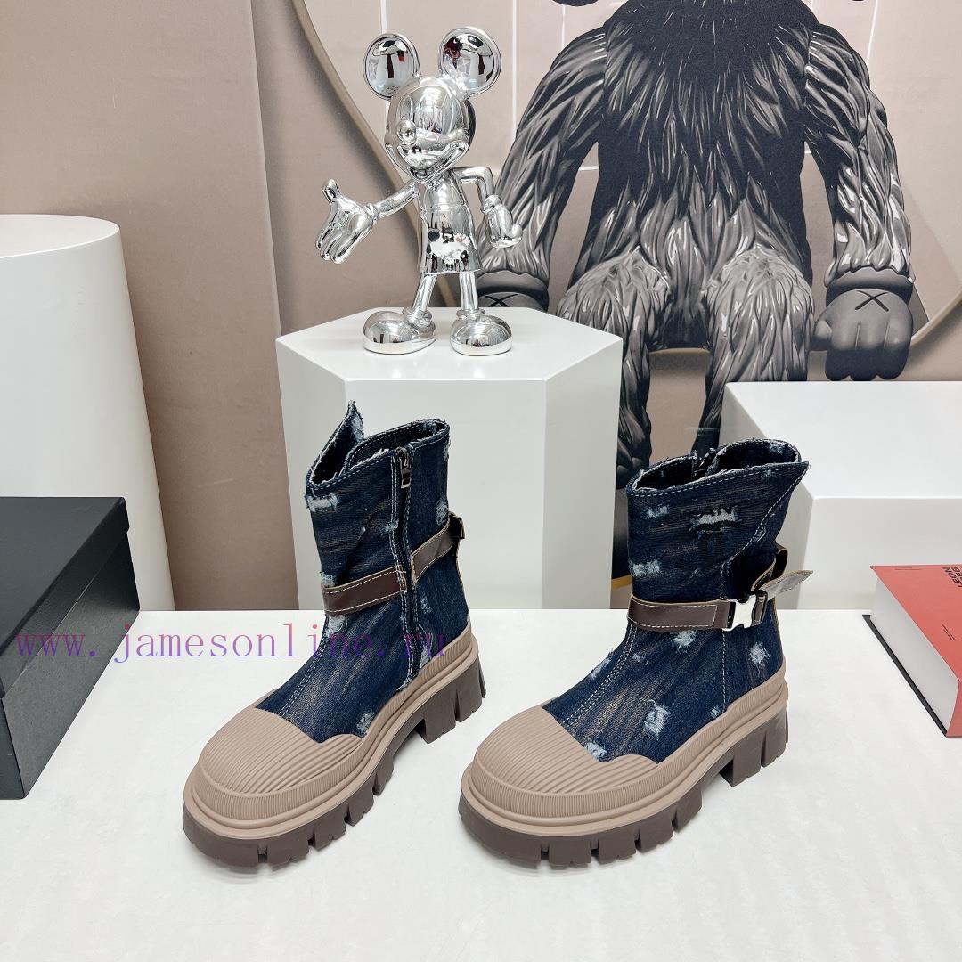 Top tierChanel Chanel 2023 vs Autumn/Winter New Boot CollectionRound toe thick soled short b8a7qzowr - Image 4