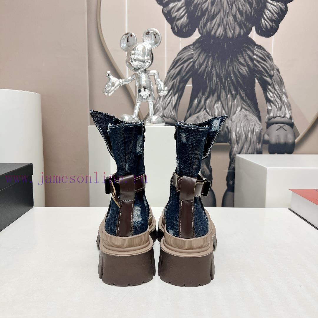 Top tierChanel Chanel 2023 vs Autumn/Winter New Boot CollectionRound toe thick soled short b8a7qzowr - Image 9