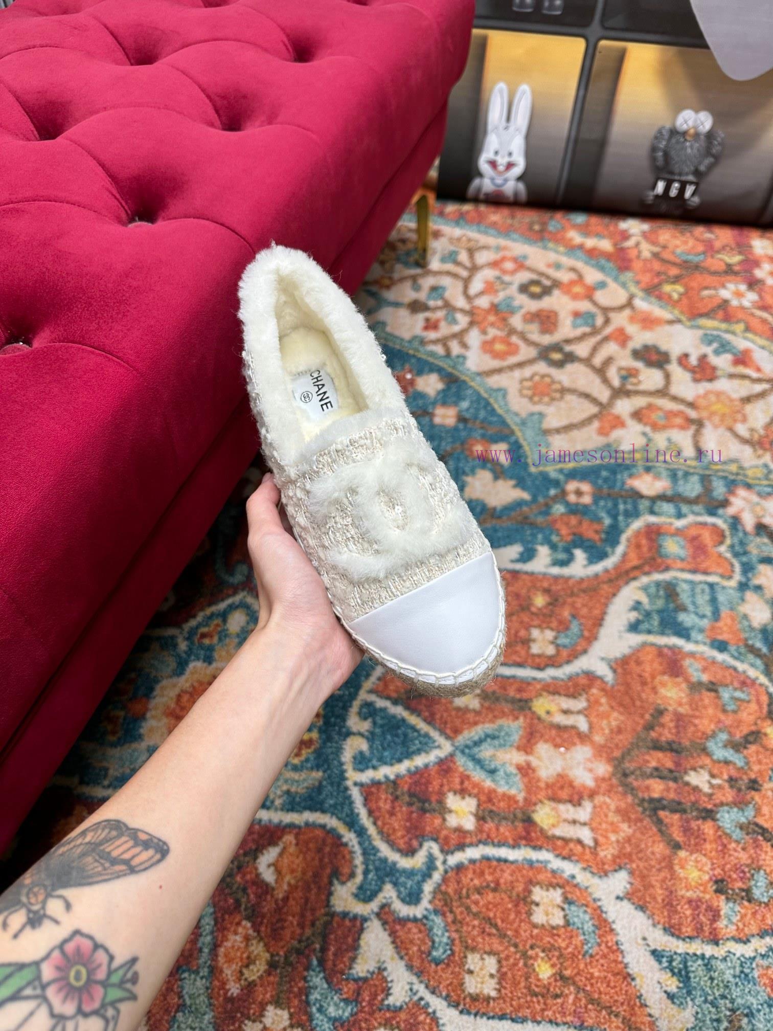 ️ CHANEL 2023 Autumn/Winter New Fisherman's Shoes Top End Inner Footrests Made of Original adj37qch - Image 3