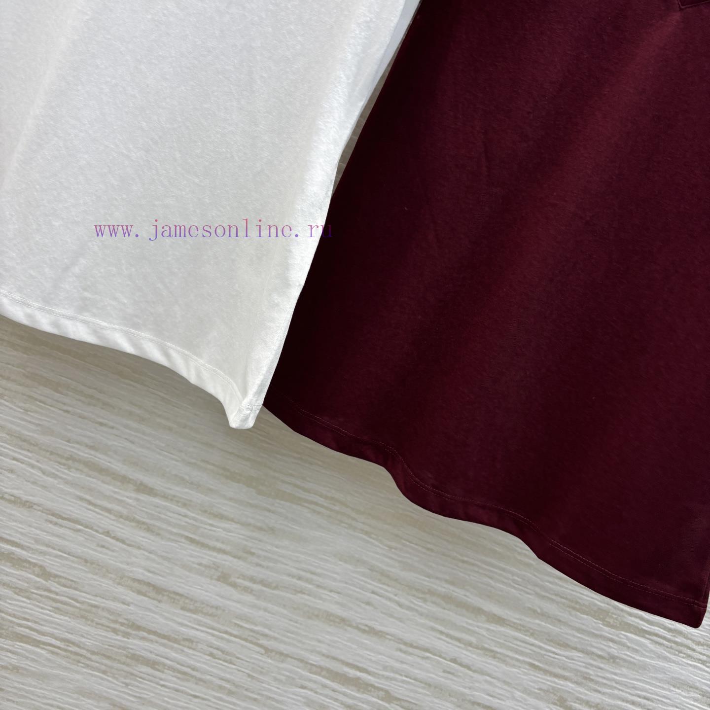 CT77525 Hermes V-neck T-shirt With Minimalist Vintage Style Made Up Of Classic Beads And Beads ydqzxf6v - Image 8