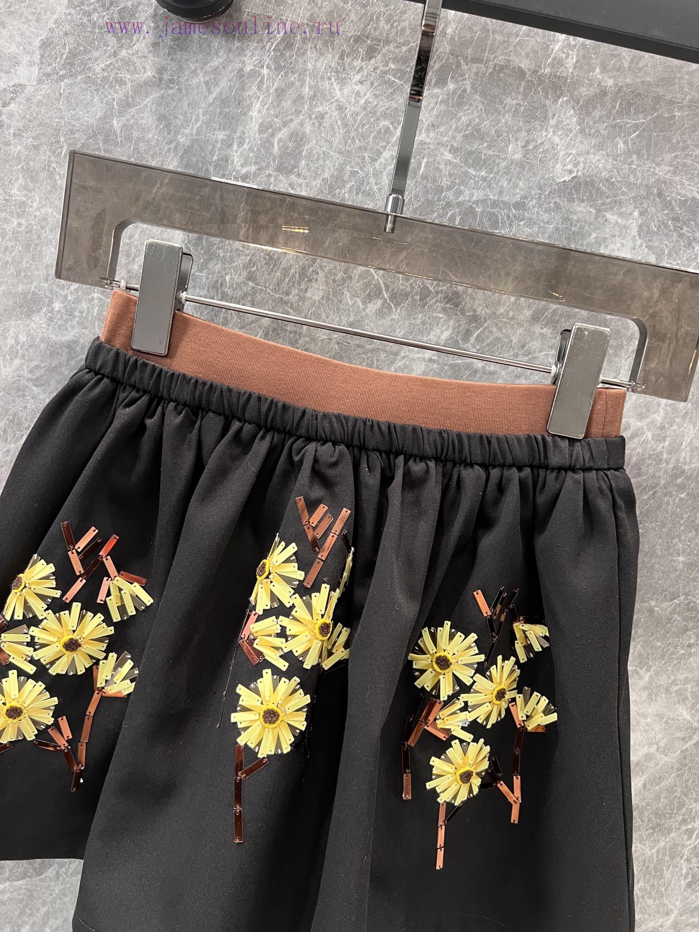 ZK60113 25Ss Early Spring New Sequin Flower Decoration Elastic Waistband Short Skirt Pants 丨 Pr e80kmxxc - Image 4