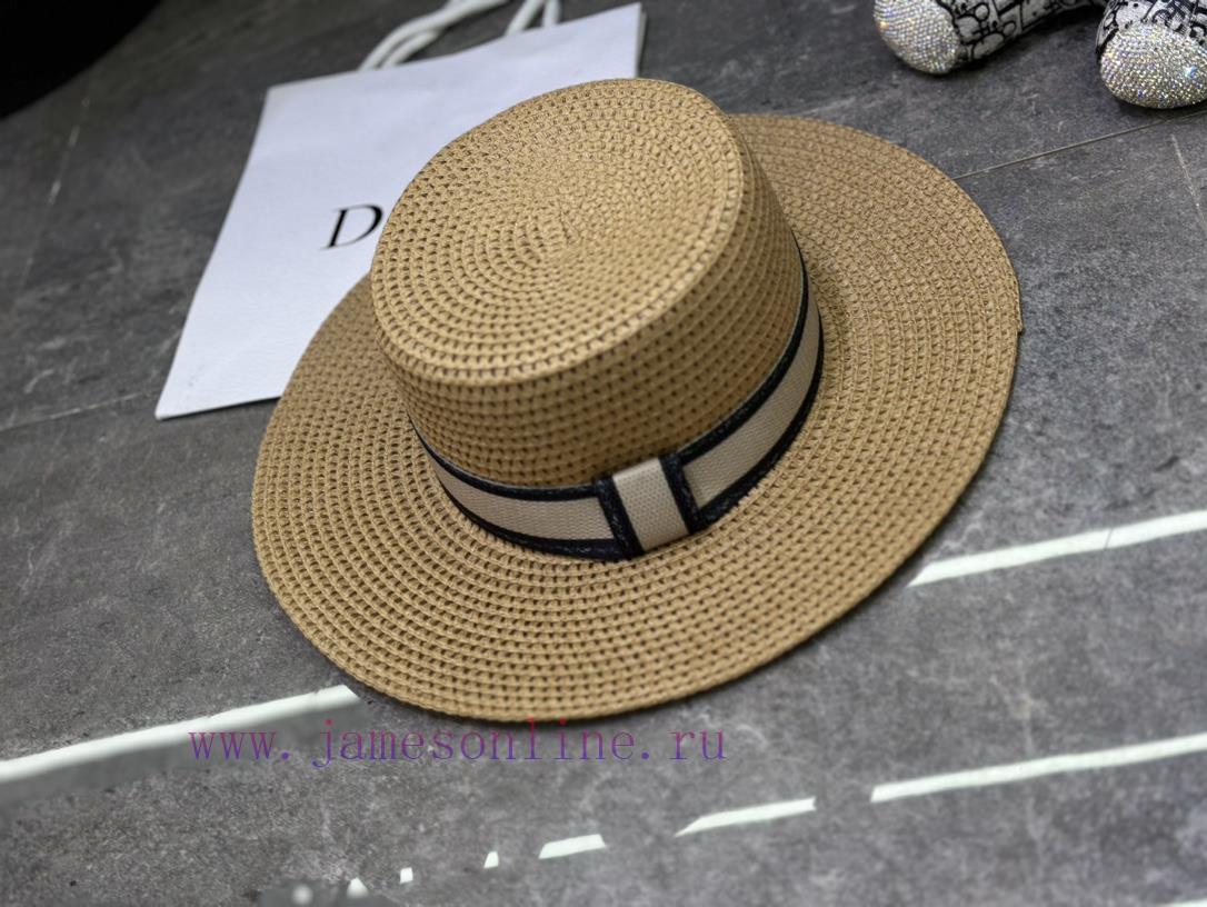 Dior's popular flat top hatqenln37e - Image 3