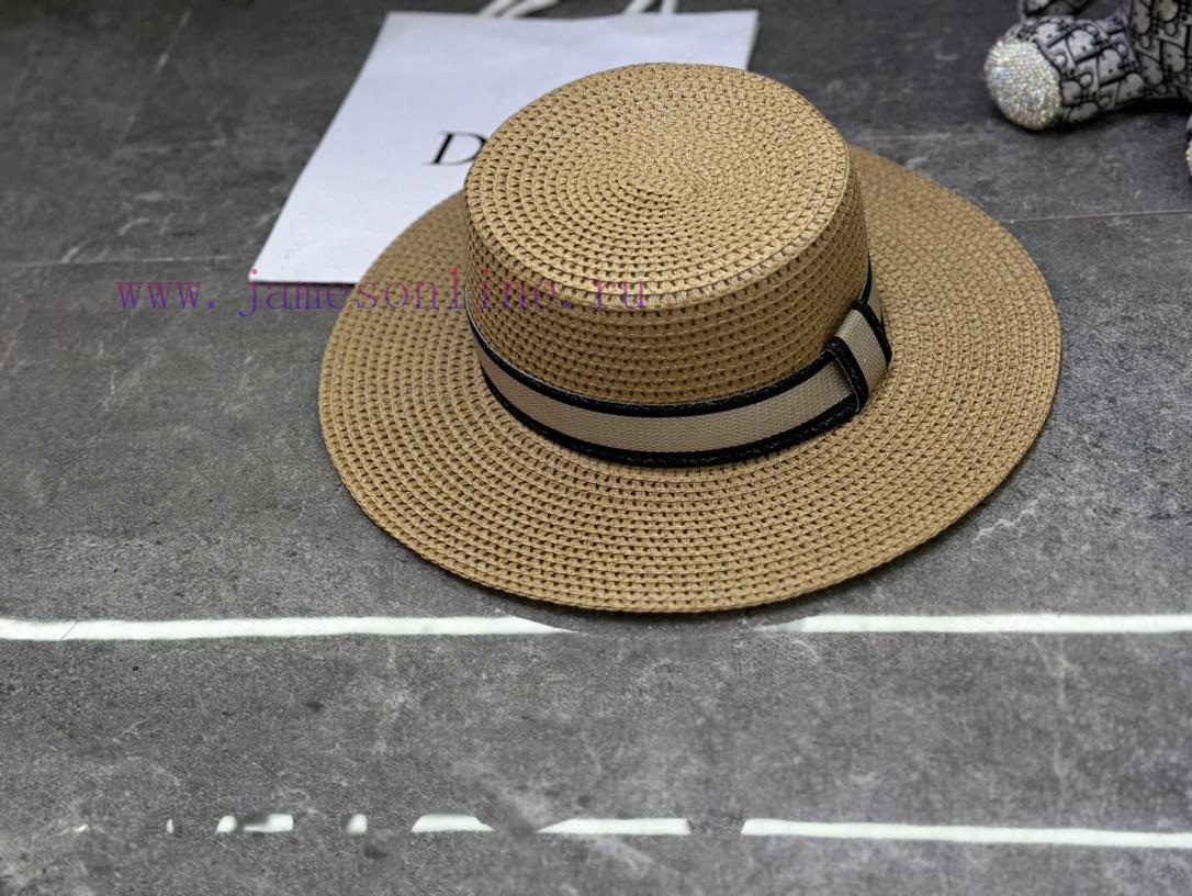 Dior's popular flat top hatqenln37e - Image 4