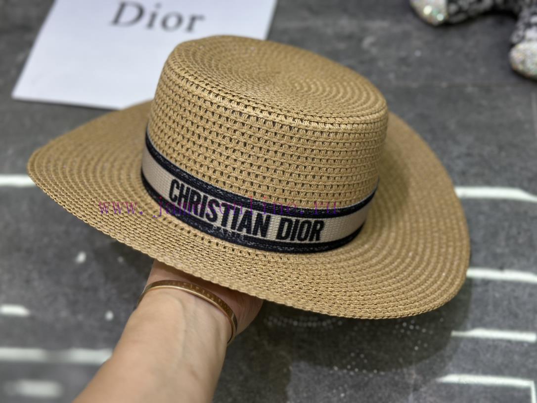 Dior's popular flat top hatqenln37e - Image 6