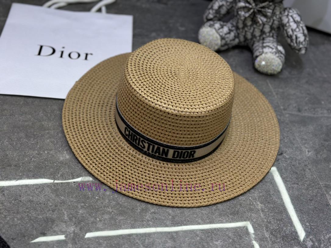 Dior's popular flat top hatqenln37e - Image 10