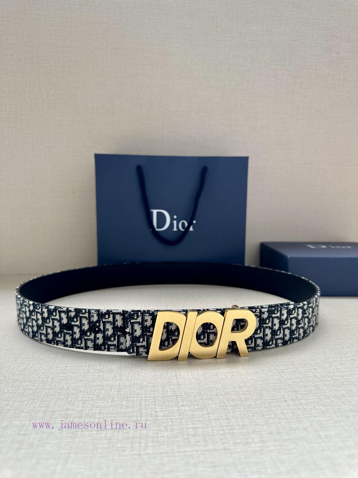 This 35mm double-sided belt with a width of 3.5cm combines elegant temperament with modern s i8nborz9