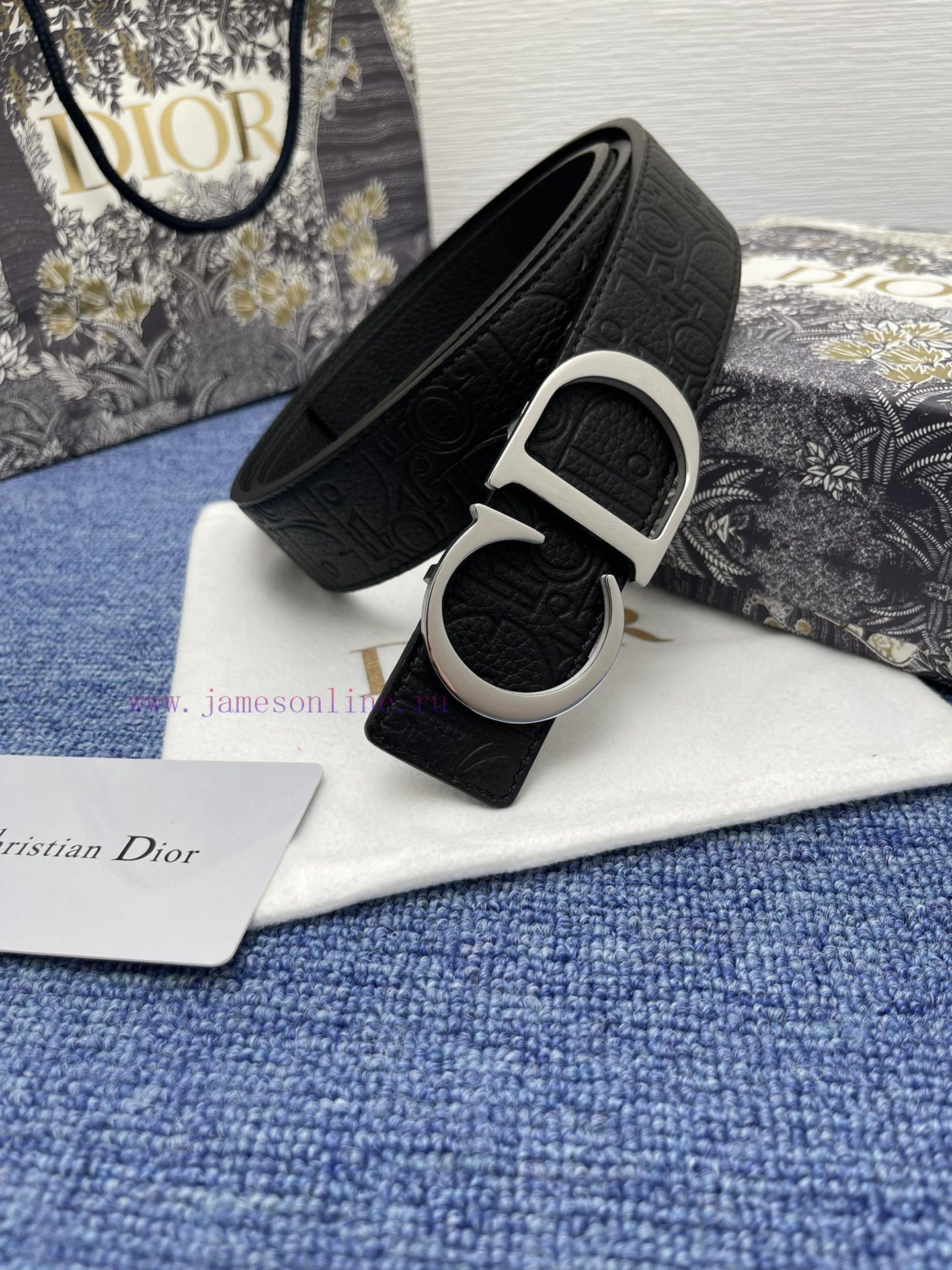 This 35mm double-sided belt from Dior combines elegant temperament with modern style. On one qywpagoe - Image 4