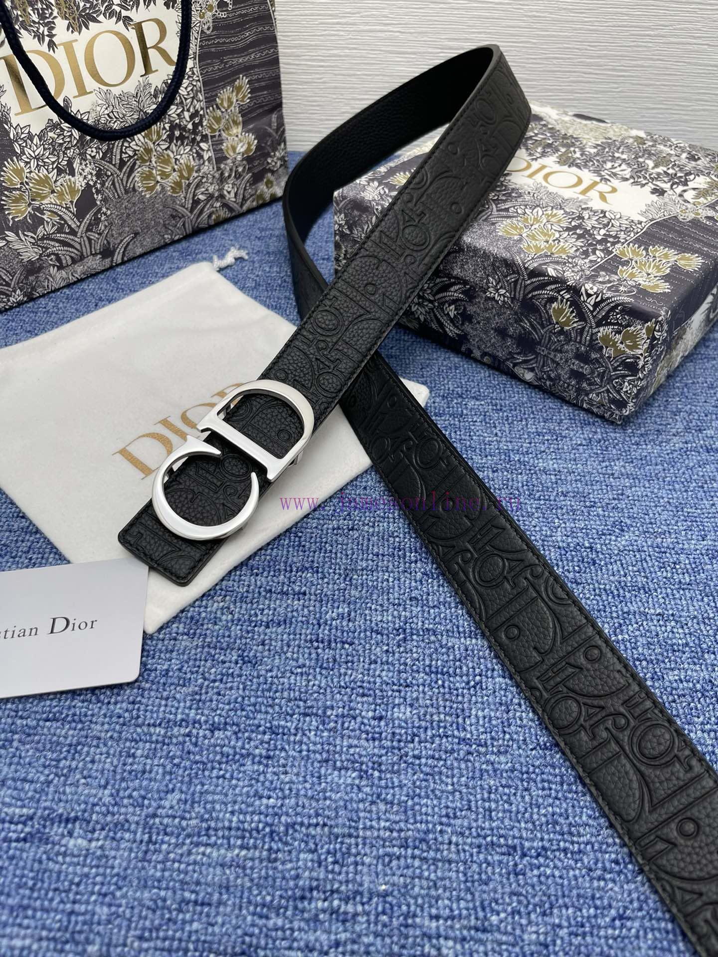 This 35mm double-sided belt from Dior combines elegant temperament with modern style. On one qywpagoe - Image 5