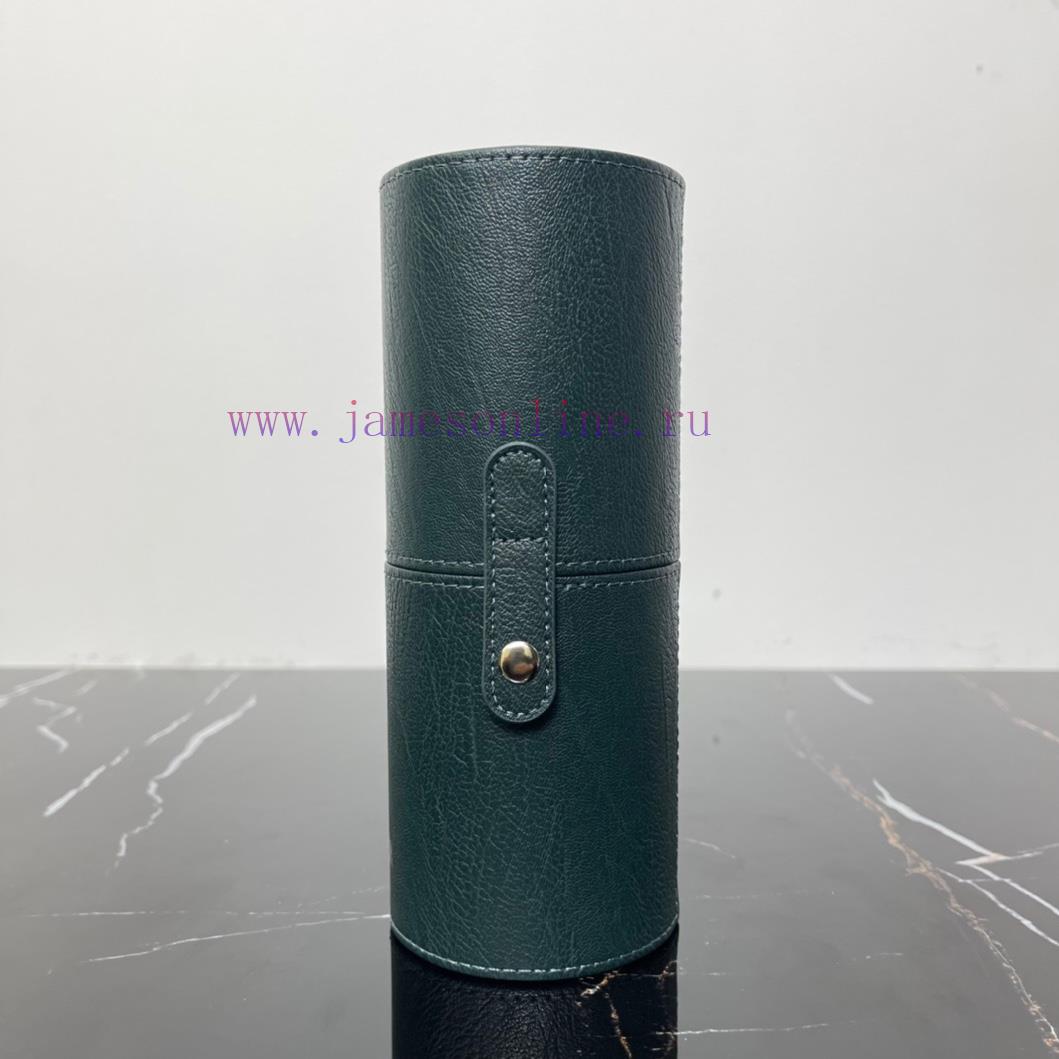One To One/The 14 Piece Set Of Sea Blue Mystery Round Bucket Makeup Brush Is Not Made Of Beauty 7a4hfgcb - Image 3