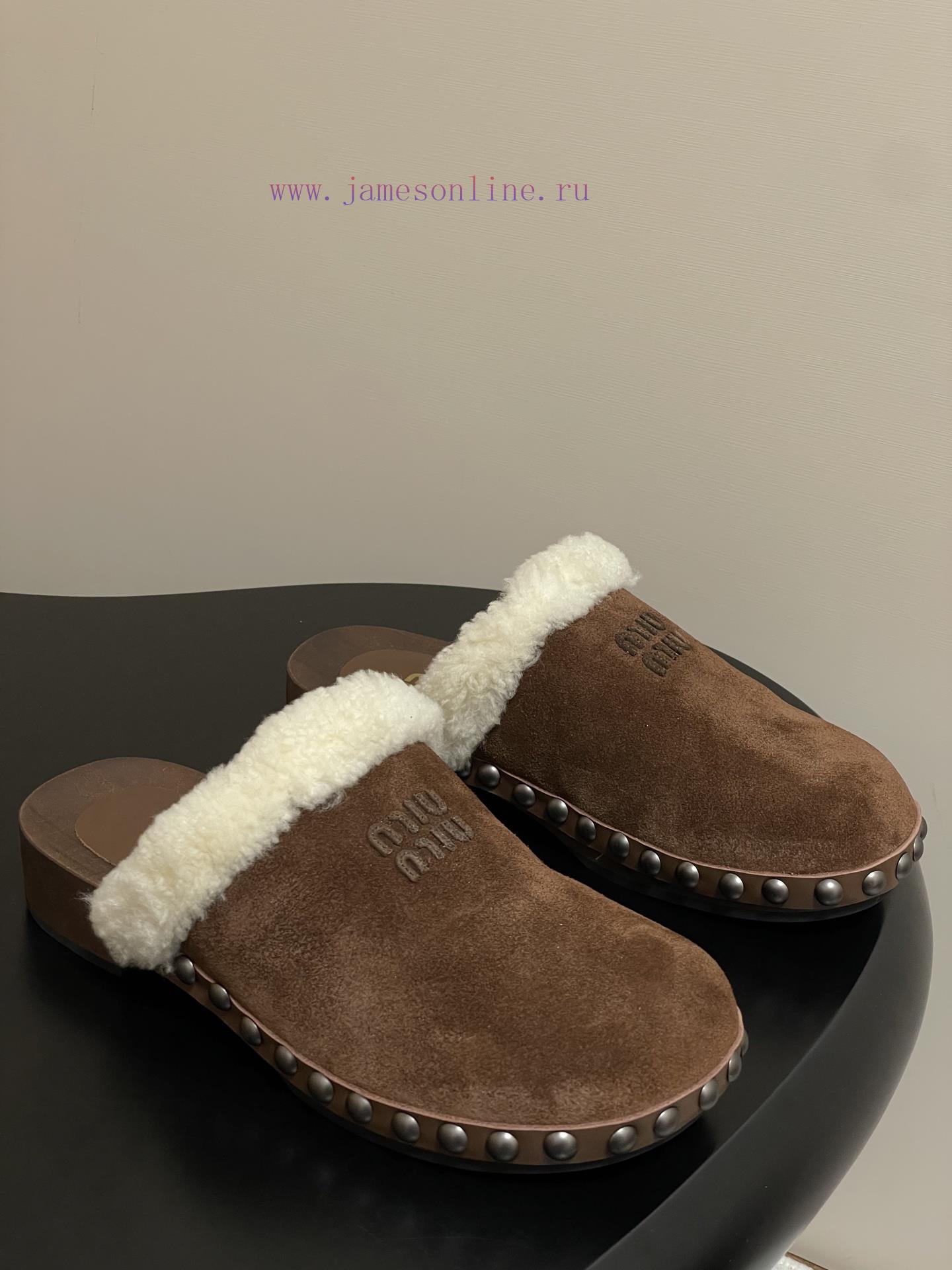 25ss Autumn/Winter Fashion MIUMIU Solid Wood Bottom Wool Half Slippers Thick Soled Mueller Shoe lnxoehmk